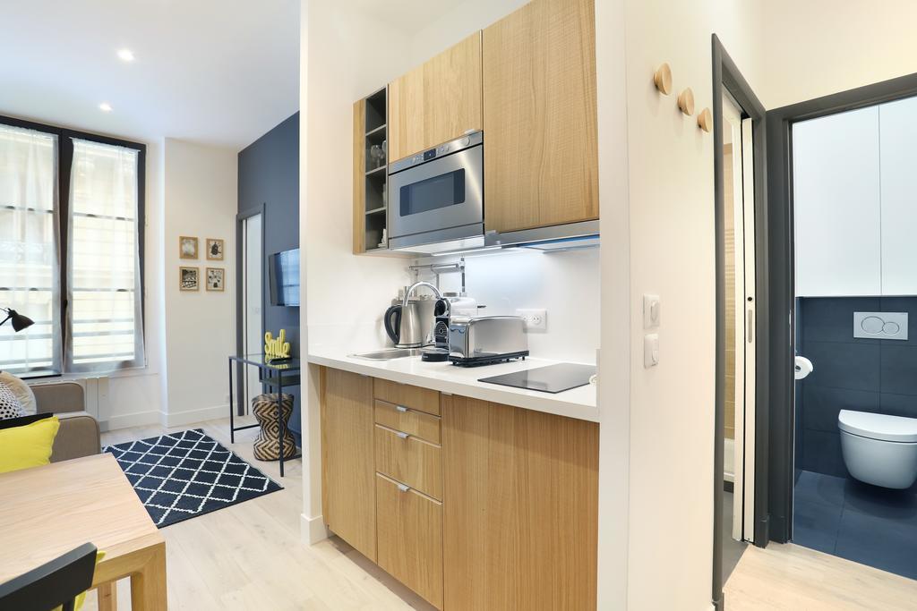 Rent A Room - Residence Blanche Paris Exterior photo