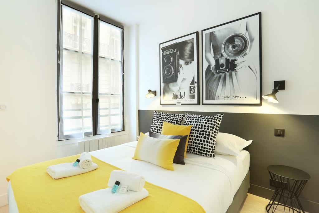 Rent A Room - Residence Blanche Paris Exterior photo