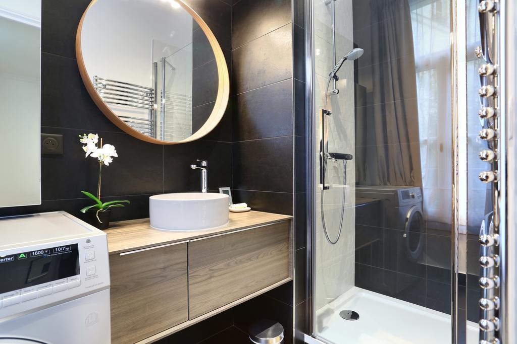 Rent A Room - Residence Blanche Paris Exterior photo