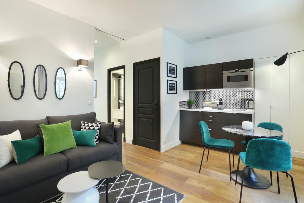 Rent A Room - Residence Blanche Paris Exterior photo