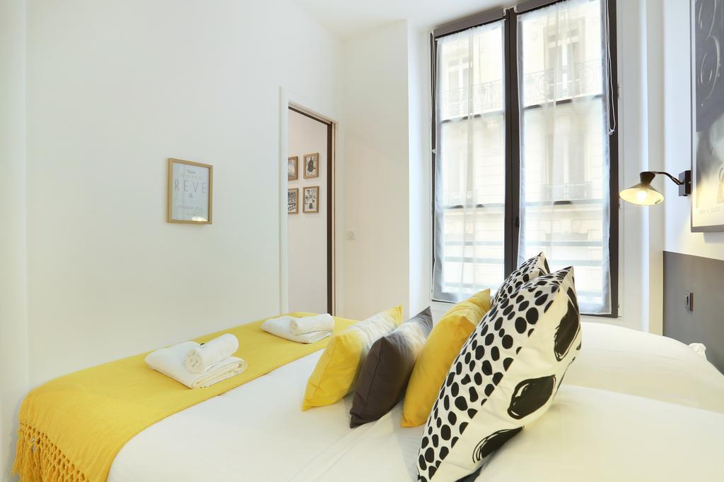 Rent A Room - Residence Blanche Paris Exterior photo