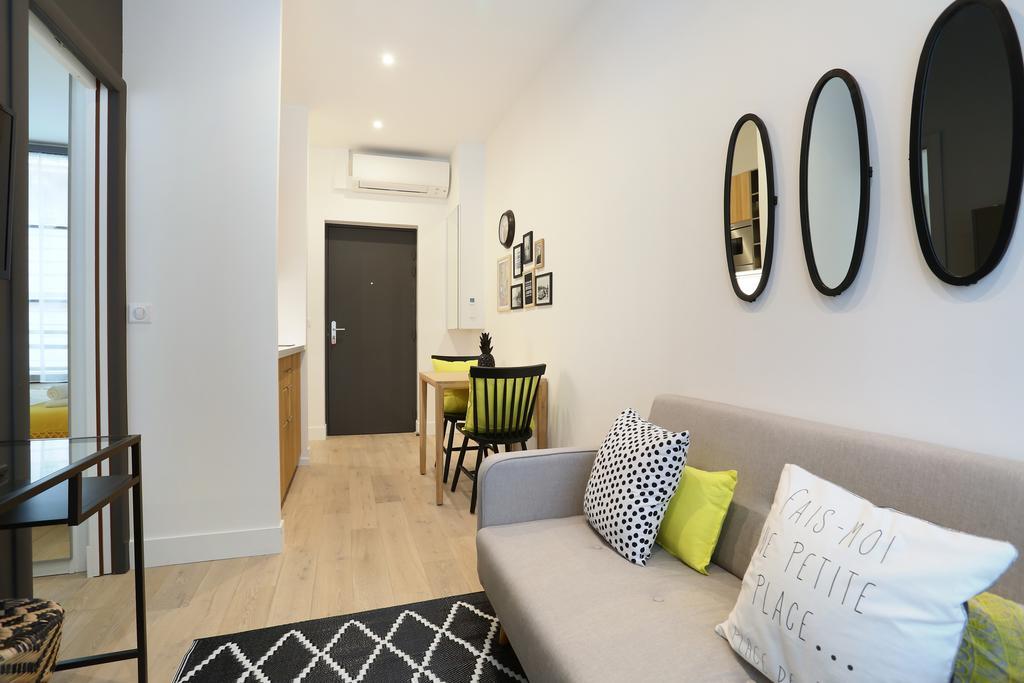 Rent A Room - Residence Blanche Paris Exterior photo