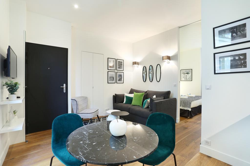 Rent A Room - Residence Blanche Paris Exterior photo