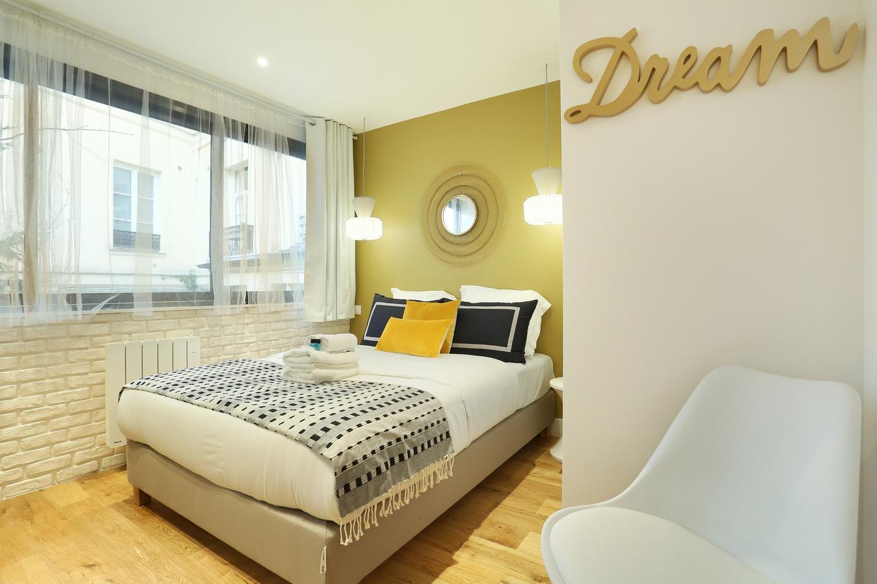 Rent A Room - Residence Blanche Paris Exterior photo