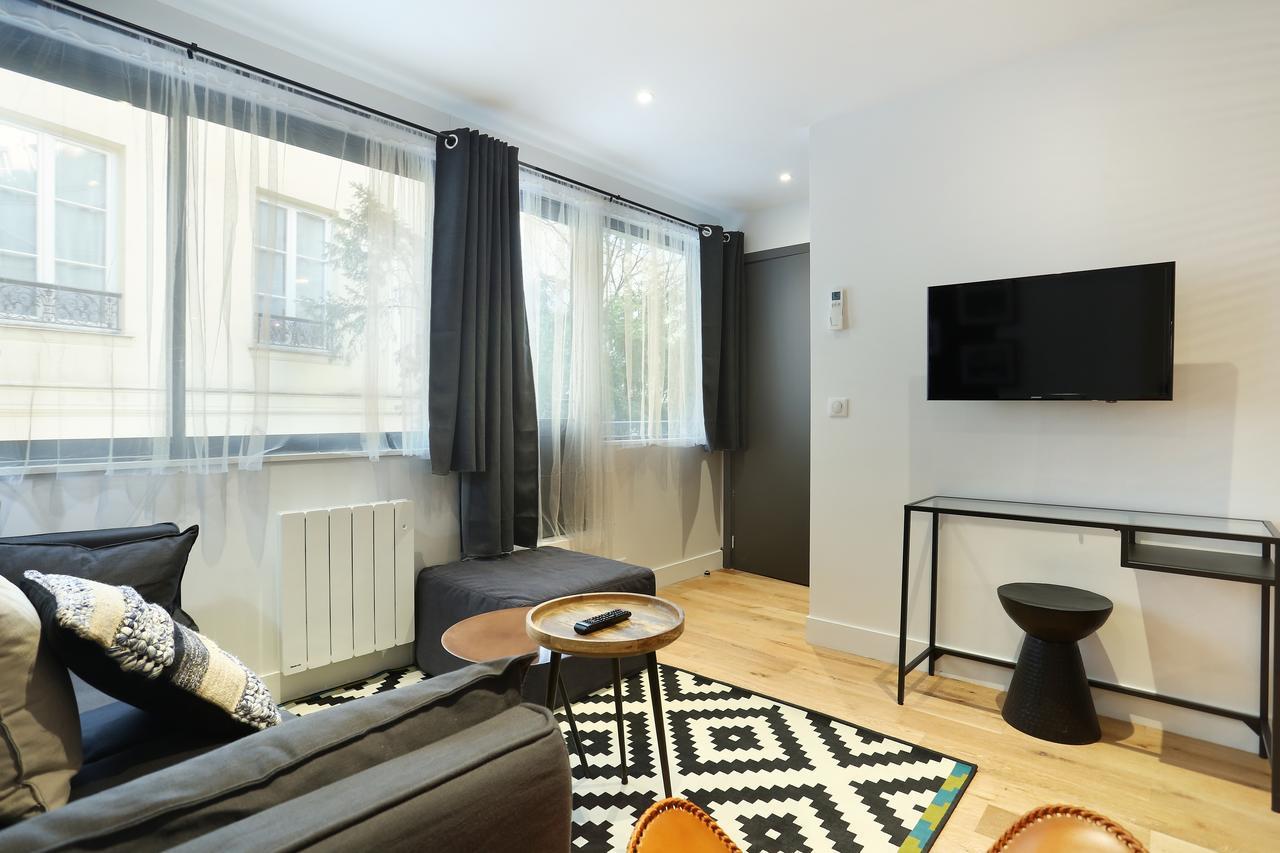 Rent A Room - Residence Blanche Paris Exterior photo