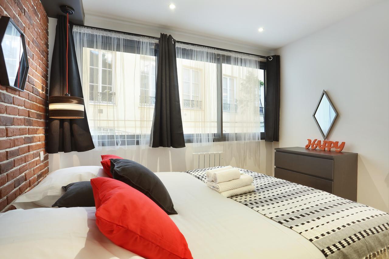 Rent A Room - Residence Blanche Paris Exterior photo